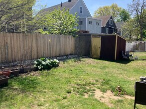 73 Lowell St, Unit 1 in Somerville, MA - Building Photo - Building Photo