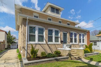 34 Bridge Ave in Red Bank, NJ - Building Photo - Building Photo