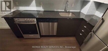 120 Varna Dr in Toronto, ON - Building Photo - Building Photo