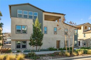 466 Lobata in Irvine, CA - Building Photo