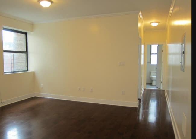 W. W 148th St