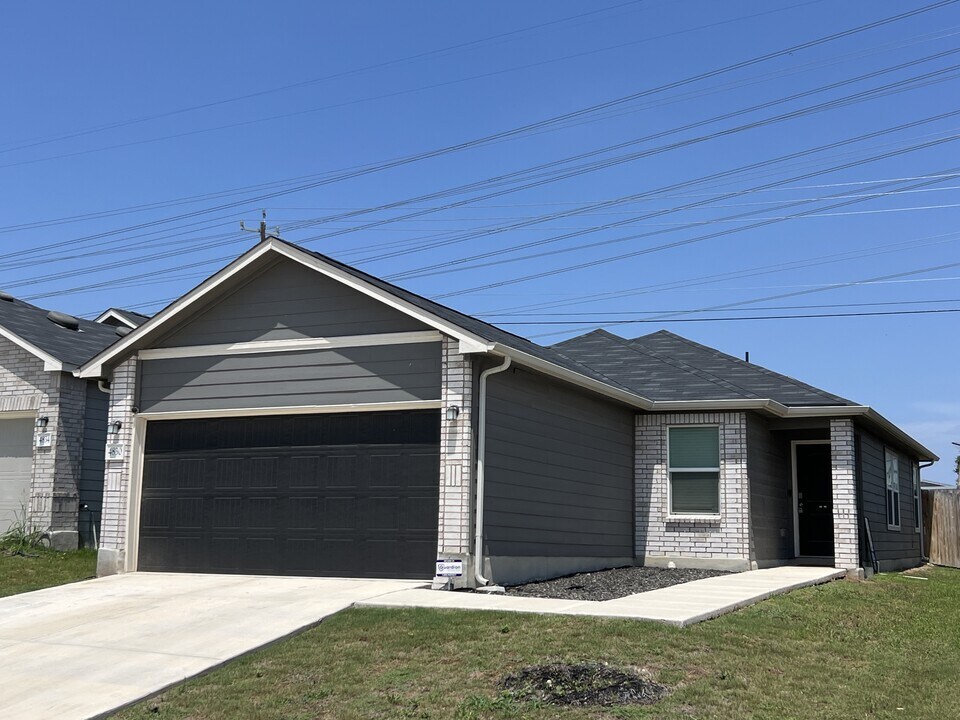 4830 Via Sonoma Trail in Converse, TX - Building Photo