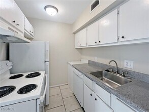 1852 Golf View Ave in Ft. Myers, FL - Building Photo - Building Photo
