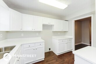 5963 Sherwood Trace in Stonecrest, GA - Building Photo - Building Photo