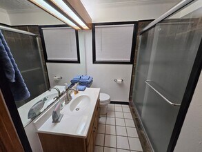 404 Crescent Dr in Bridge City, TX - Building Photo - Building Photo