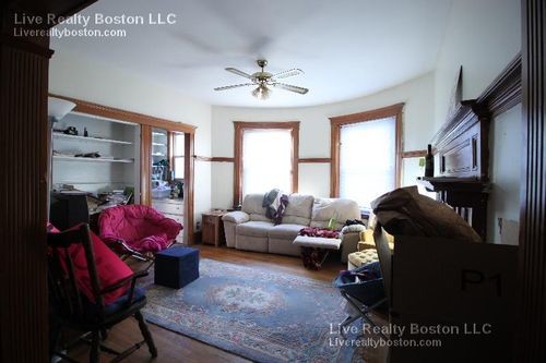 145 Glenville Ave in Boston, MA - Building Photo