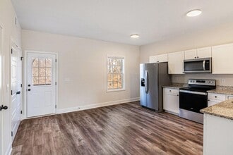 550 Peachers Mill Rd in Clarksville, TN - Building Photo - Building Photo