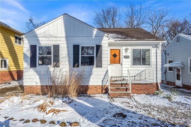 property at 12521 Park Knoll Dr