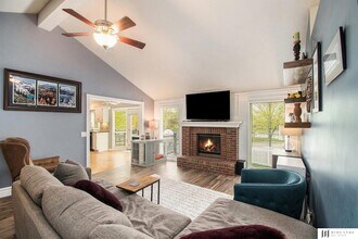 8714 S 98th Cir in La Vista, NE - Building Photo - Building Photo