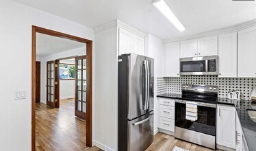 2015 168th Ave NE in Bellevue, WA - Building Photo - Building Photo