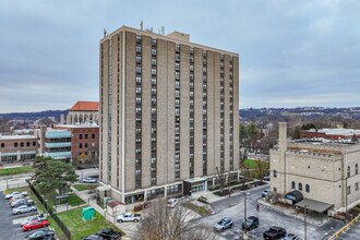 The Golden Tower in Covington, KY - Building Photo - Building Photo