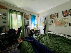692 Columbia Rd, Unit 1 in Boston, MA - Building Photo - Building Photo