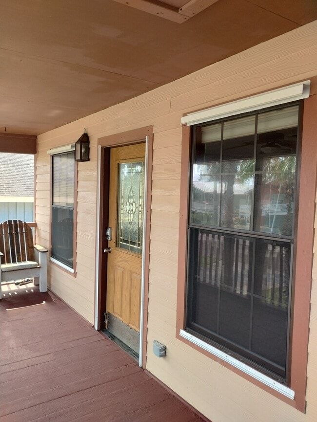 property at 103 E Capricorn Dr