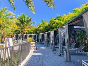 8055 NW 104th Ave in Doral, FL - Building Photo - Building Photo