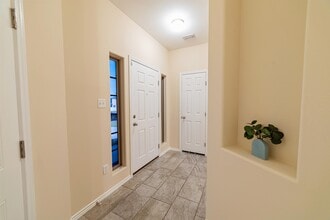 3305 Charolais Dr in Laredo, TX - Building Photo - Building Photo