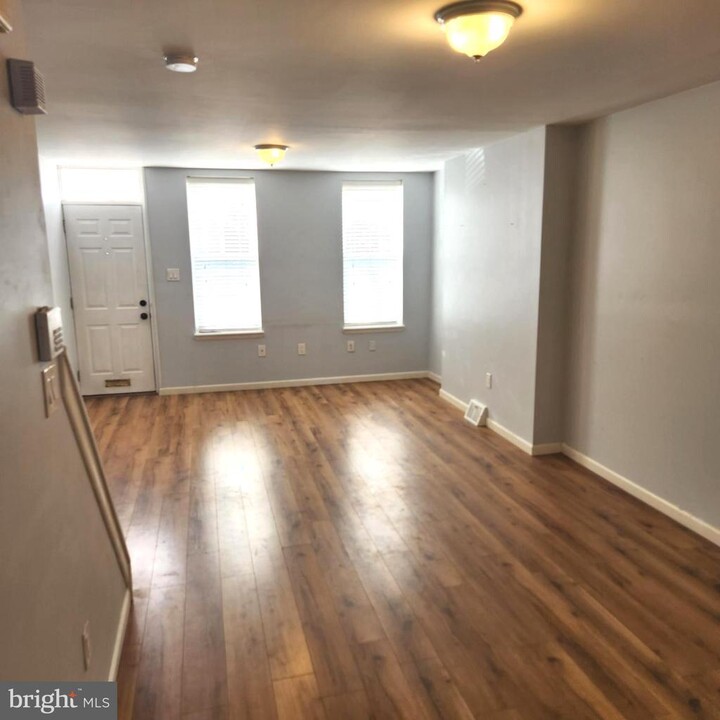 1525 S Garnet St-Unit -03-111 in Philadelphia, PA - Building Photo