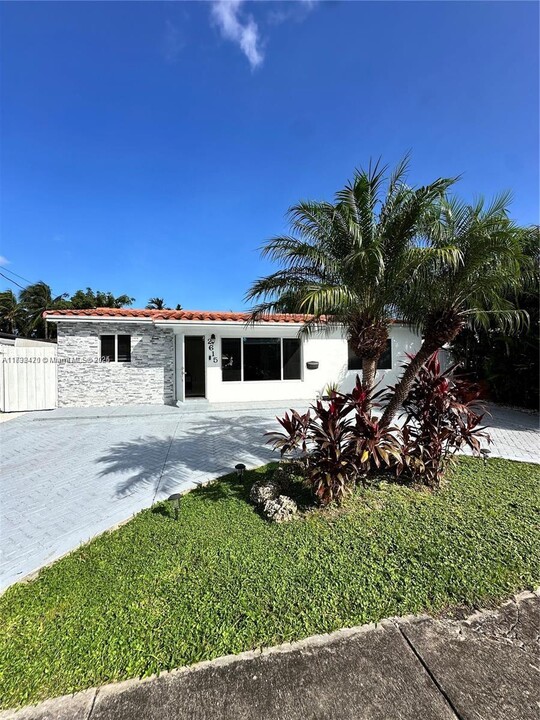 2615 Sherman St in Hollywood, FL - Building Photo