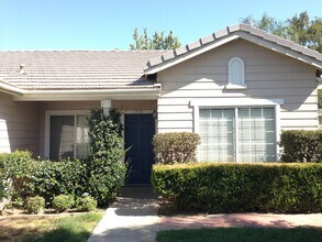 4911 Shadow Stone St in Bakersfield, CA - Building Photo - Building Photo