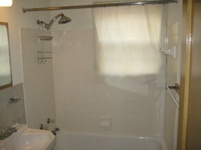 6221 W Lake St, Unit 1 in Minneapolis, MN - Building Photo - Building Photo