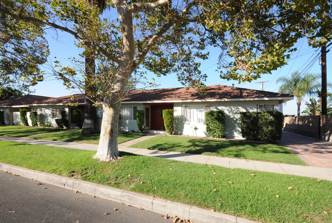 701 N 5th St in Burbank, CA - Building Photo