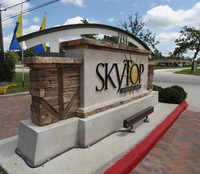 Skytop Apartments photo'