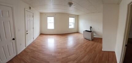 1909 N Main St in Fall River, MA - Building Photo - Building Photo