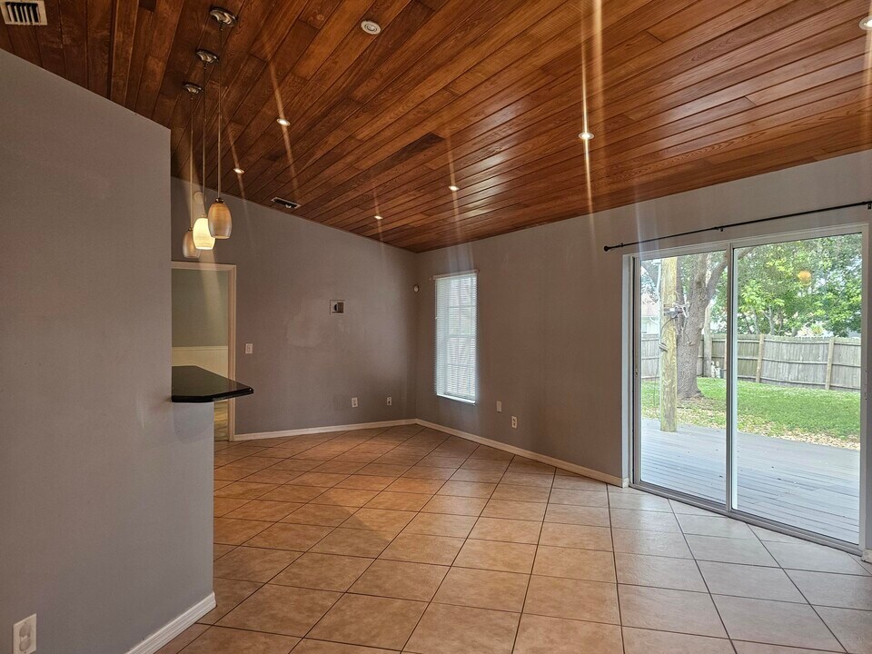 4243 SW Utterback St in Port St. Lucie, FL - Building Photo