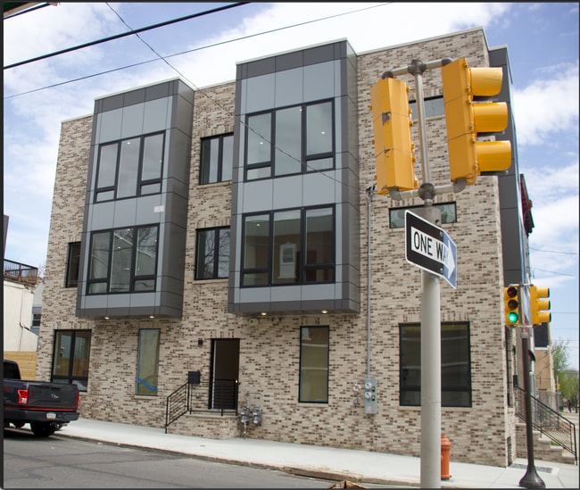 821 Diamond St, Unit 1 in Philadelphia, PA - Building Photo - Building Photo
