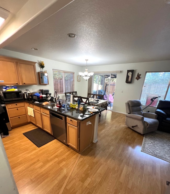 780 SW Sosa Pl in Beaverton, OR - Building Photo - Building Photo
