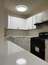 22 Cottage in South Orange, NJ - Foto de edificio - Building Photo