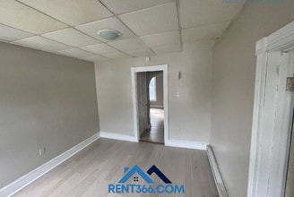 582 Sunbury St in Minersville, PA - Building Photo - Building Photo