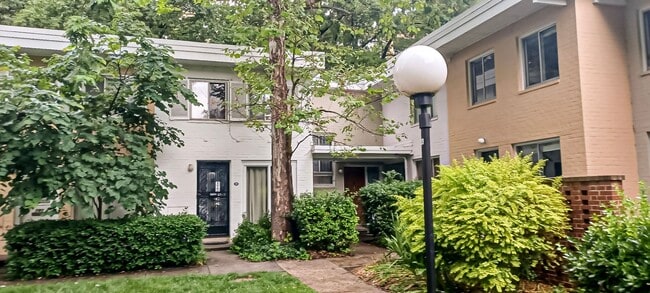 739 3rd St SW in Washington, DC - Building Photo - Building Photo