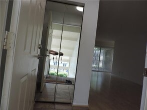68 Springhedge Ct St in Smyrna, GA - Building Photo - Building Photo
