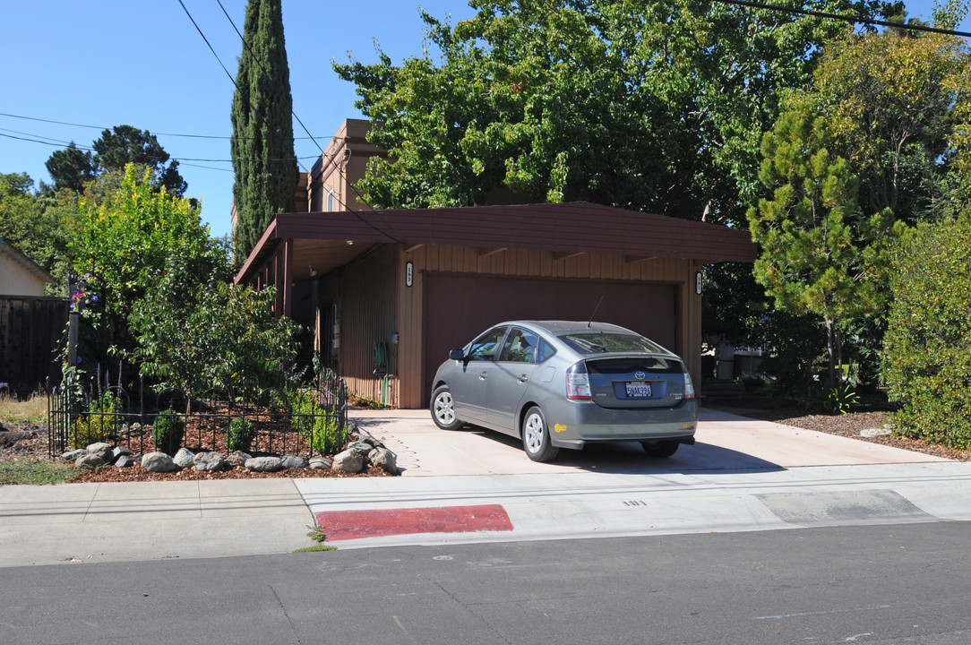 181 El Carmelo Ave in Palo Alto, CA - Building Photo