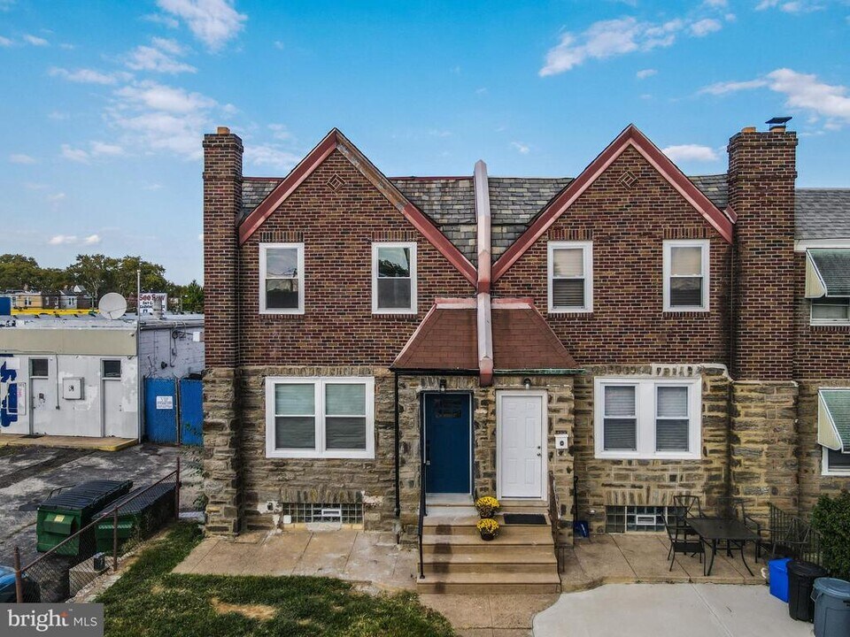 4011 Bleigh Ave in Philadelphia, PA - Building Photo
