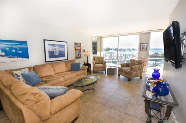 1720 Avenida Del Mundo in Coronado, CA - Building Photo - Building Photo