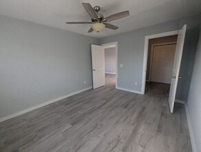 597 SE 110th Rd in Warrensburg, MO - Foto de edificio - Building Photo