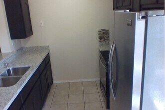 German Ave in Edinburg, TX - Foto de edificio - Building Photo