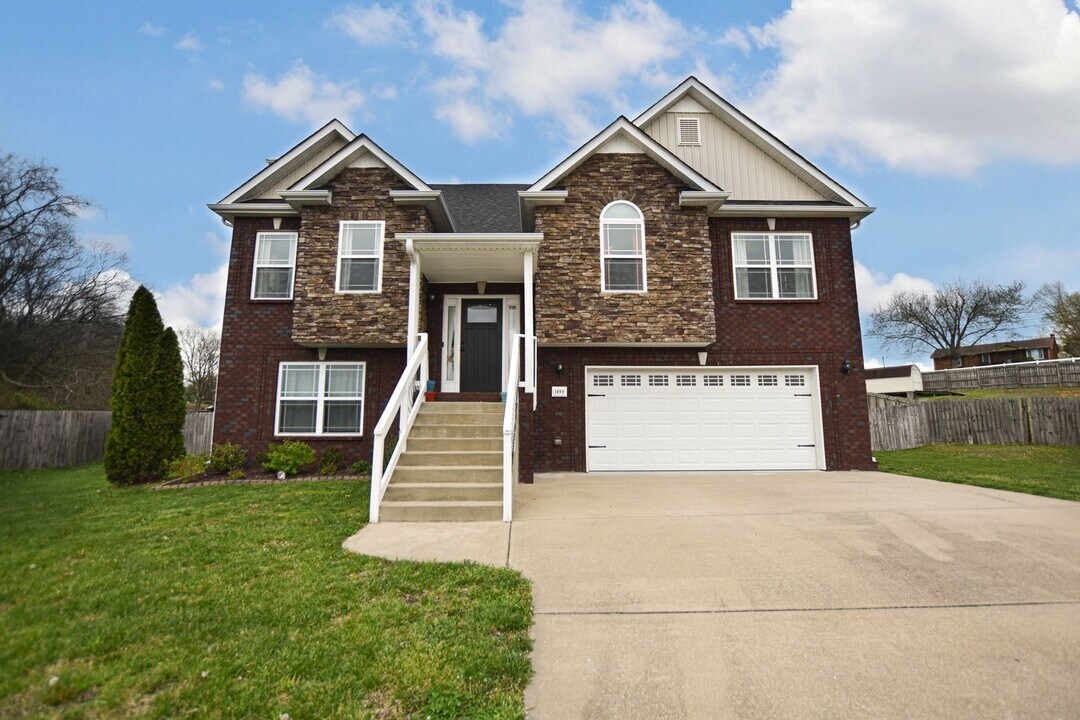 1499 Brew Moss Dr in Clarksville, TN - Building Photo