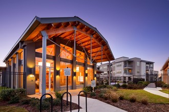 The Landings at Brooks City-Base in San Antonio, TX - Foto de edificio - Building Photo