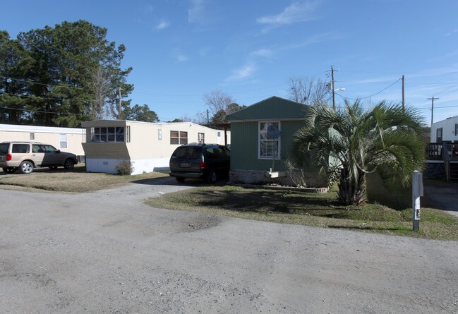 4610 Socastee Blvd in Myrtle Beach, SC - Foto de edificio - Building Photo