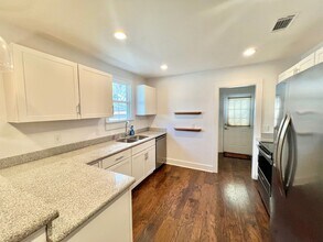 829 Steele Blvd in Baton Rouge, LA - Building Photo - Building Photo