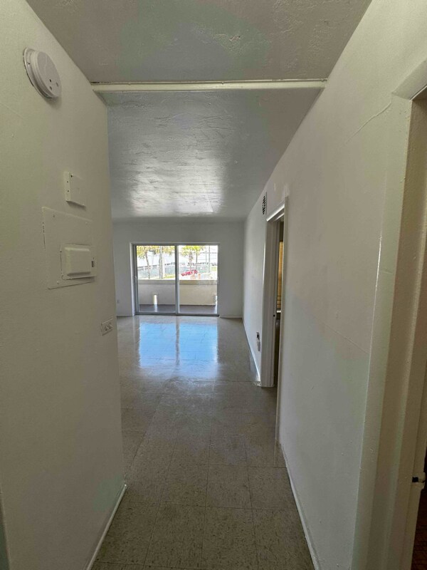 2408 NW 16th St Rd in Miami, FL - Building Photo - Building Photo