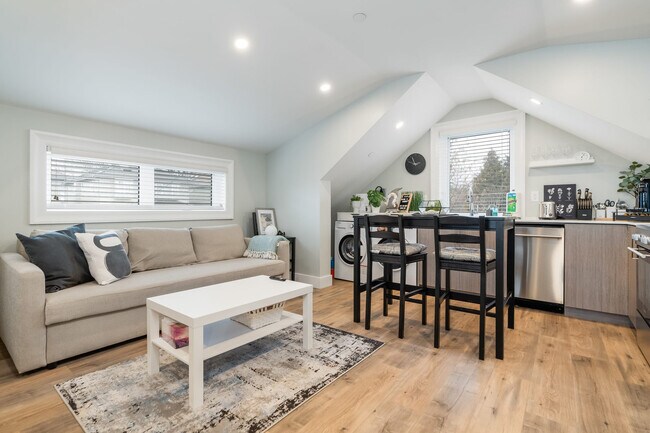 7871 Birch St in Vancouver, BC - Building Photo - Building Photo