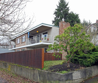 2932 Mayfair Ave N in Seattle, WA - Foto de edificio - Building Photo