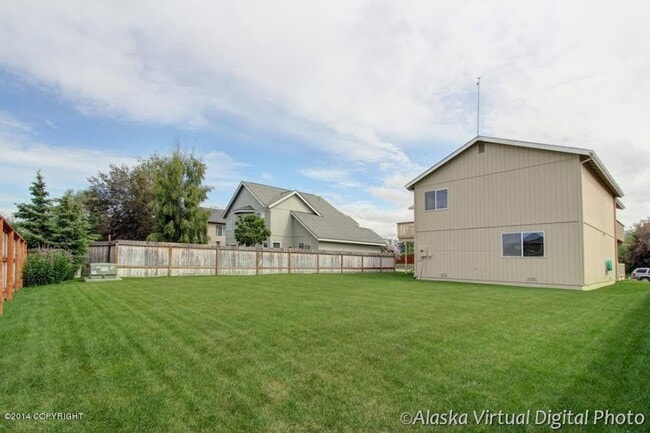 11800 Alderwood Loop in Anchorage, AK - Building Photo - Building Photo