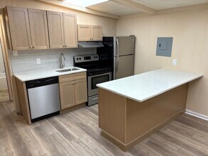 5832 Phillips Ave, Unit #2 in Pittsburgh, PA - Building Photo - Building Photo