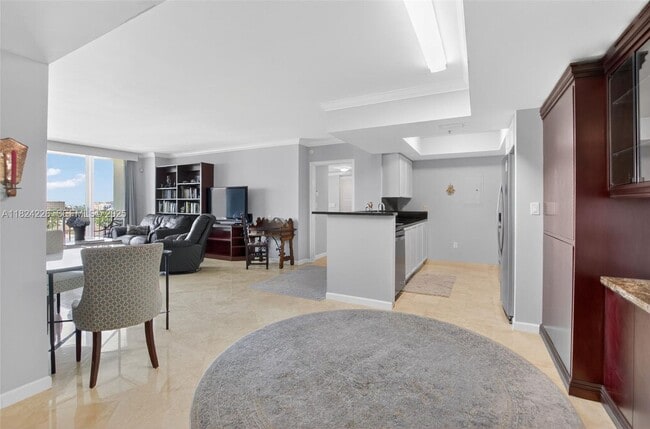 99 SE Mizner Blvd in Boca Raton, FL - Building Photo - Building Photo