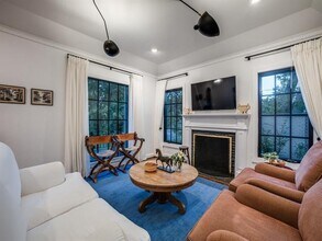 6948 Clayton Ave in Dallas, TX - Building Photo - Building Photo