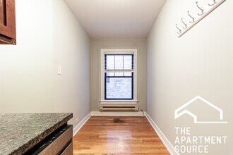 2907 N Mildred Ave, Unit O1 in Chicago, IL - Building Photo - Building Photo